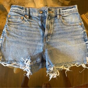 American Eagle 90’s boyfriend short highest rise size 4